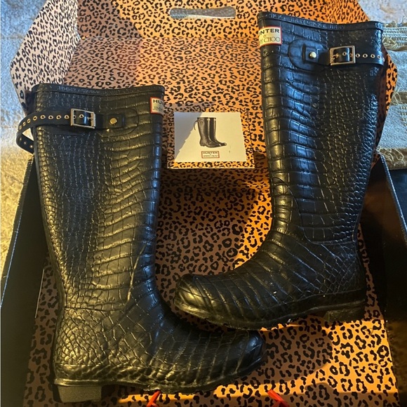 Never worn. Bought them in Chicago Saks Fifth Avenue but then moved to Dubai. - Picture 4 of 4